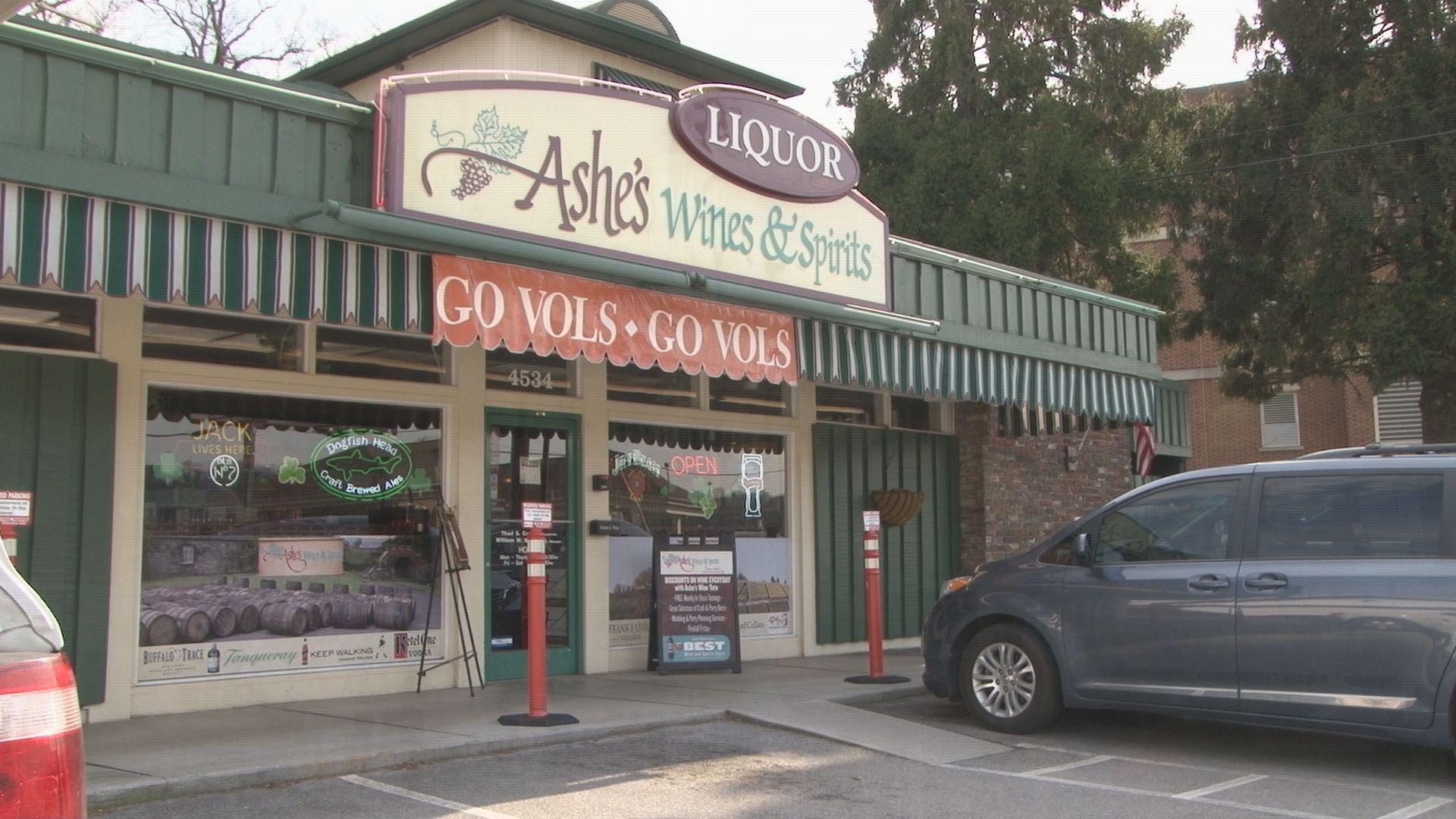 Knoxville liquor store offers alcohol delivery